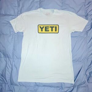 YETI T-shirt Size Medium M